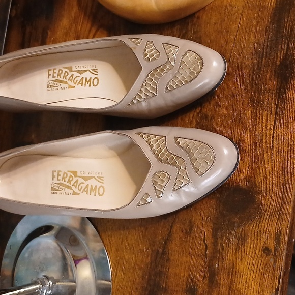 Salvatore Ferragamo Women's Beige Leather Shoes 10 AA Width - Picture 8 of 13